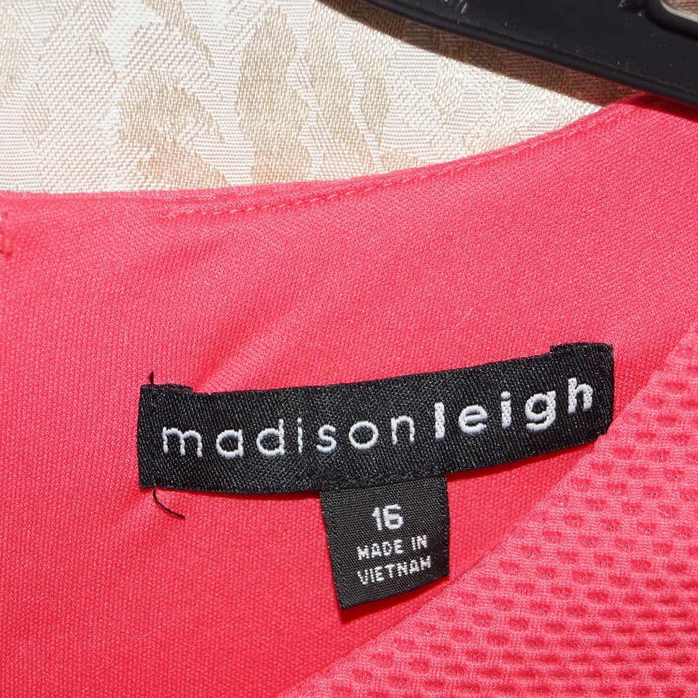 WOMEN'S DRESS - Picture 2 of 3